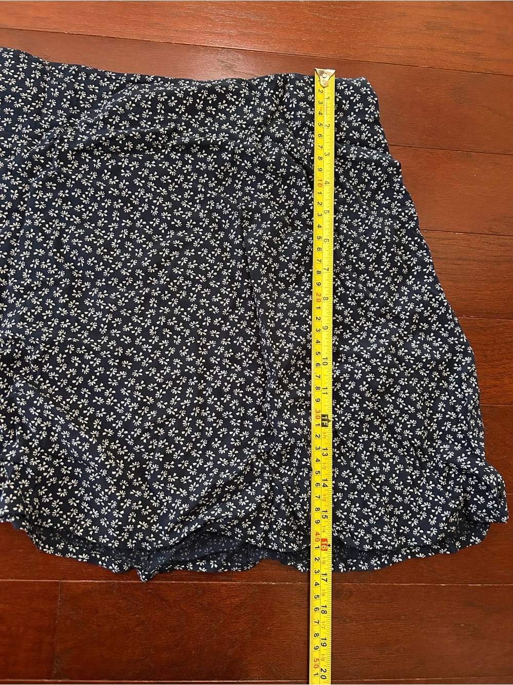 Brandy Melville Genevieve Wrap Mini Skirt Blue with White floral one size - Picture 8 of 9